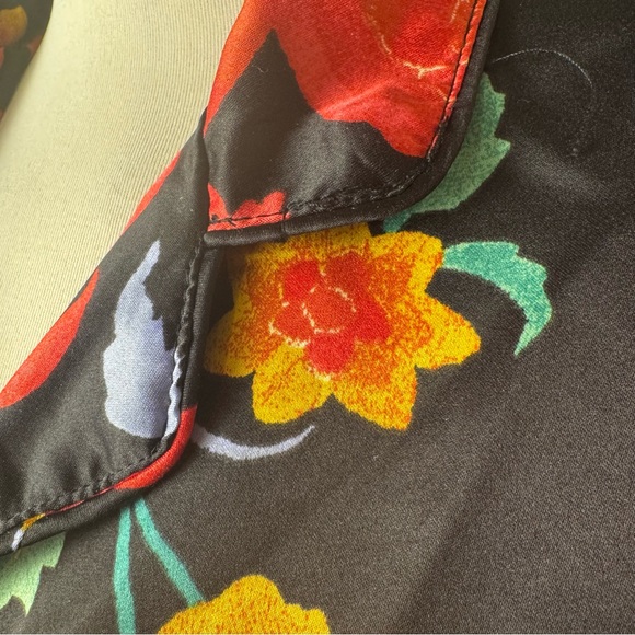 NATORI Floral 2 Piece Satin Long Sleeve Shirt & Pant Pajama Set BLACK / MEDIUM - Picture 7 of 14